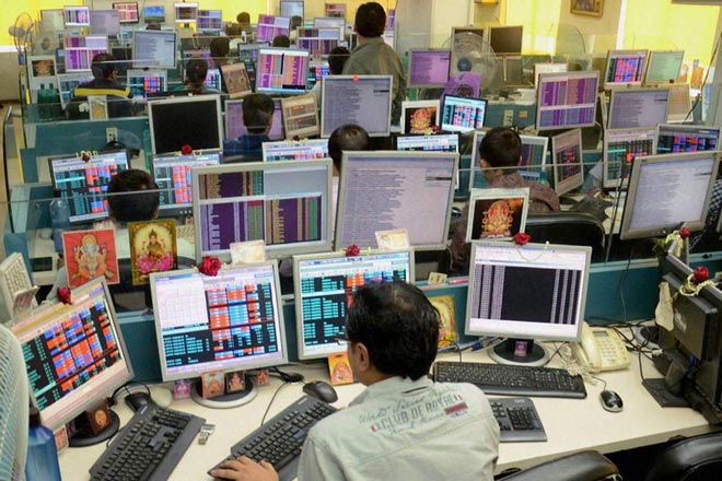 Sensex snaps 6-day winning streak, Nifty settles at 7,486; Infosys tumbles over 2%