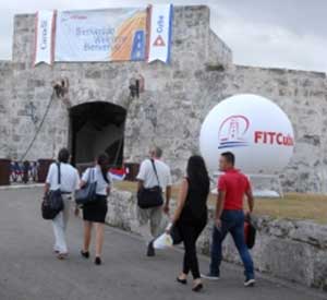 Hundreds of Cubans Attend Tourism fair
