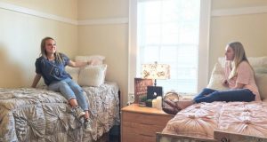 Dorm decor: How to make a dorm room a home