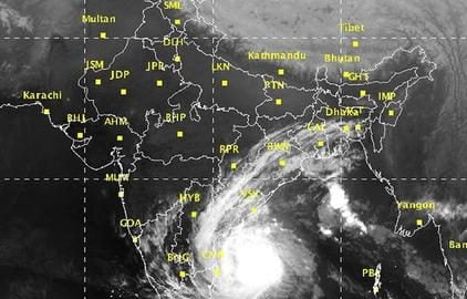 Chennai braces for impact of cyclone ‘Vardah’