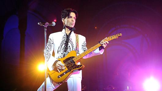 Report: Prince left behind $25 million in real estate, a cash horde, and 67 gold bars